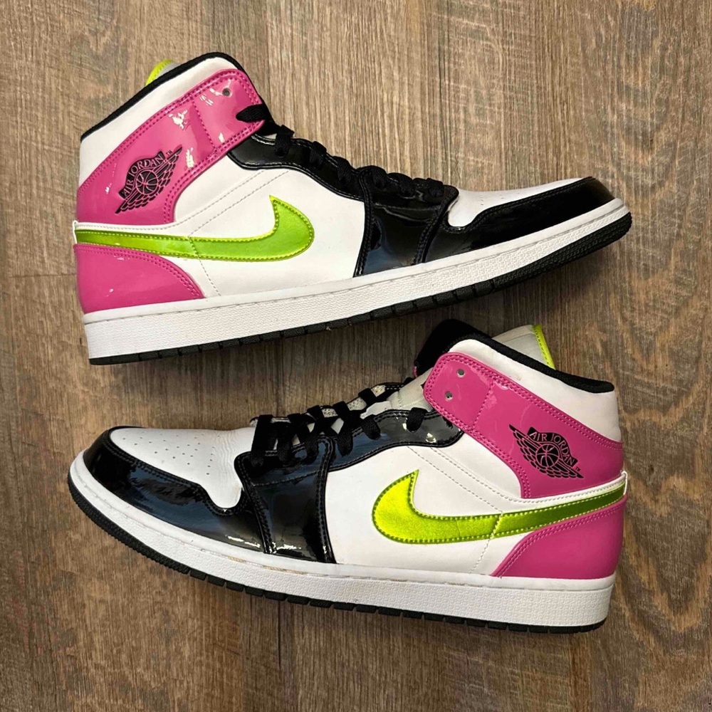 Nike Air Jordan 1 Mid SE Cyber Active Fuchsia Pink - Picture 2 of 13